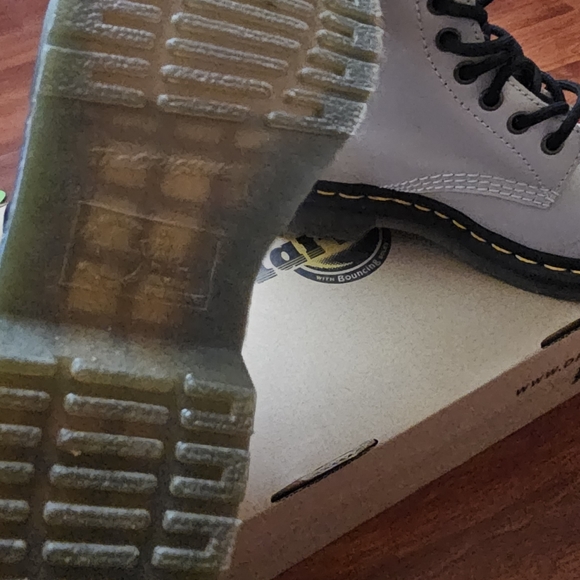 Dr. Martens Cream tall boots black laces sz 5 - Picture 3 of 8